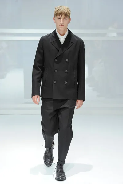 Look 9